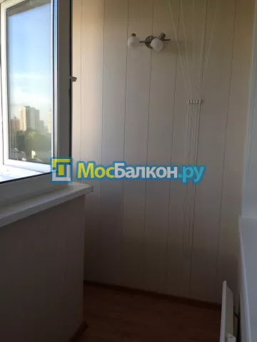 Отделка балкона и лоджии пластиковыми ПВХ панелями в Одинцово от компании МосБалкон