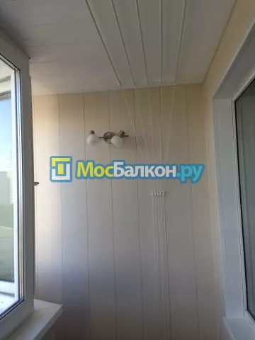 Отделка балкона и лоджии пластиковыми ПВХ панелями в Одинцово от компании МосБалкон