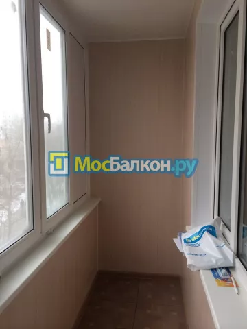 Отделка балкона и лоджии пластиковыми ПВХ панелями в Одинцово от компании МосБалкон
