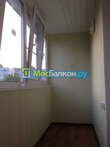 Отделка балкона и лоджии пластиковыми ПВХ панелями в Одинцово от компании МосБалкон