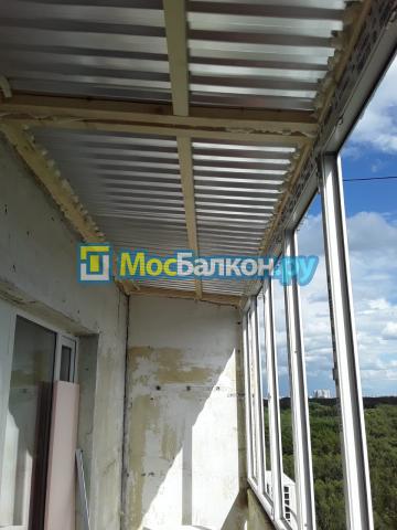 Установка зависимой крыши с окнами ПВХ 6 метров