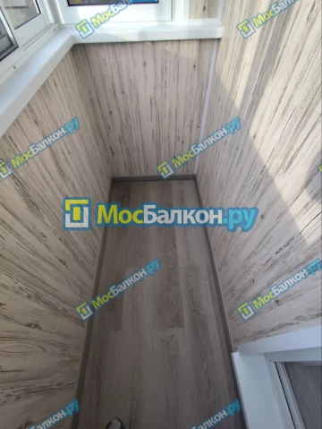 Отделка балкона и лоджии пластиковыми ПВХ панелями в Одинцово от компании МосБалкон
