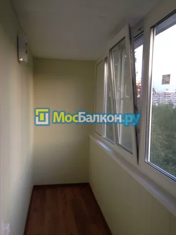 Отделка балкона и лоджии пластиковыми ПВХ панелями в Одинцово от компании МосБалкон