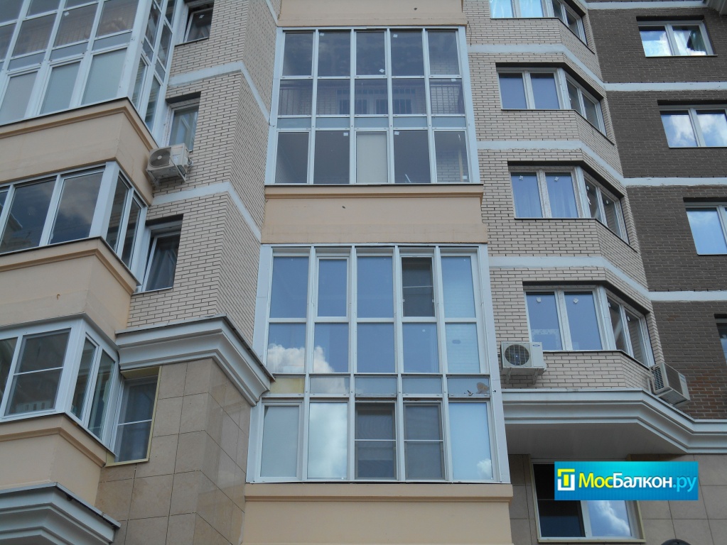 Остекление балконов фасадное